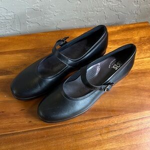 Tripod SAS black patent leather Mary Jane buckle shoe size 9.5‎